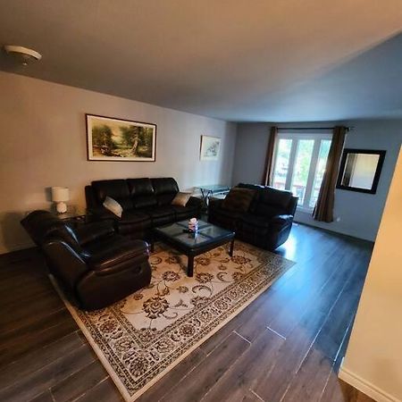 Entire 3 Bedroom House In Elliot Lake Extérieur photo