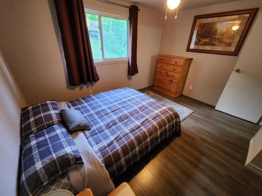 Entire 3 Bedroom House In Elliot Lake Extérieur photo