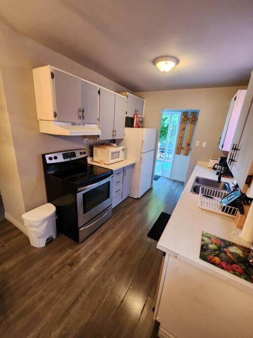 Entire 3 Bedroom House In Elliot Lake Extérieur photo