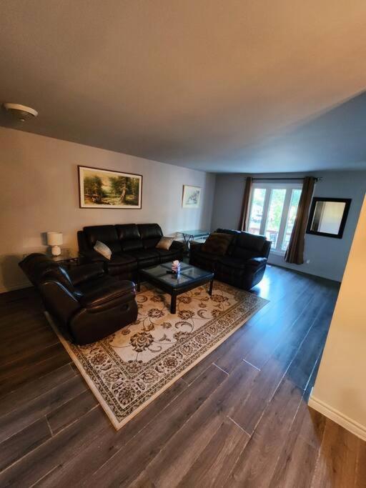Entire 3 Bedroom House In Elliot Lake Extérieur photo